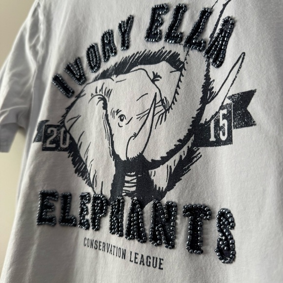 IVORY ELLA LIGHT PALE BLUE BEADED ELEPHANT GRAPHIC TEE SIZE XS - Picture 1 of 6
